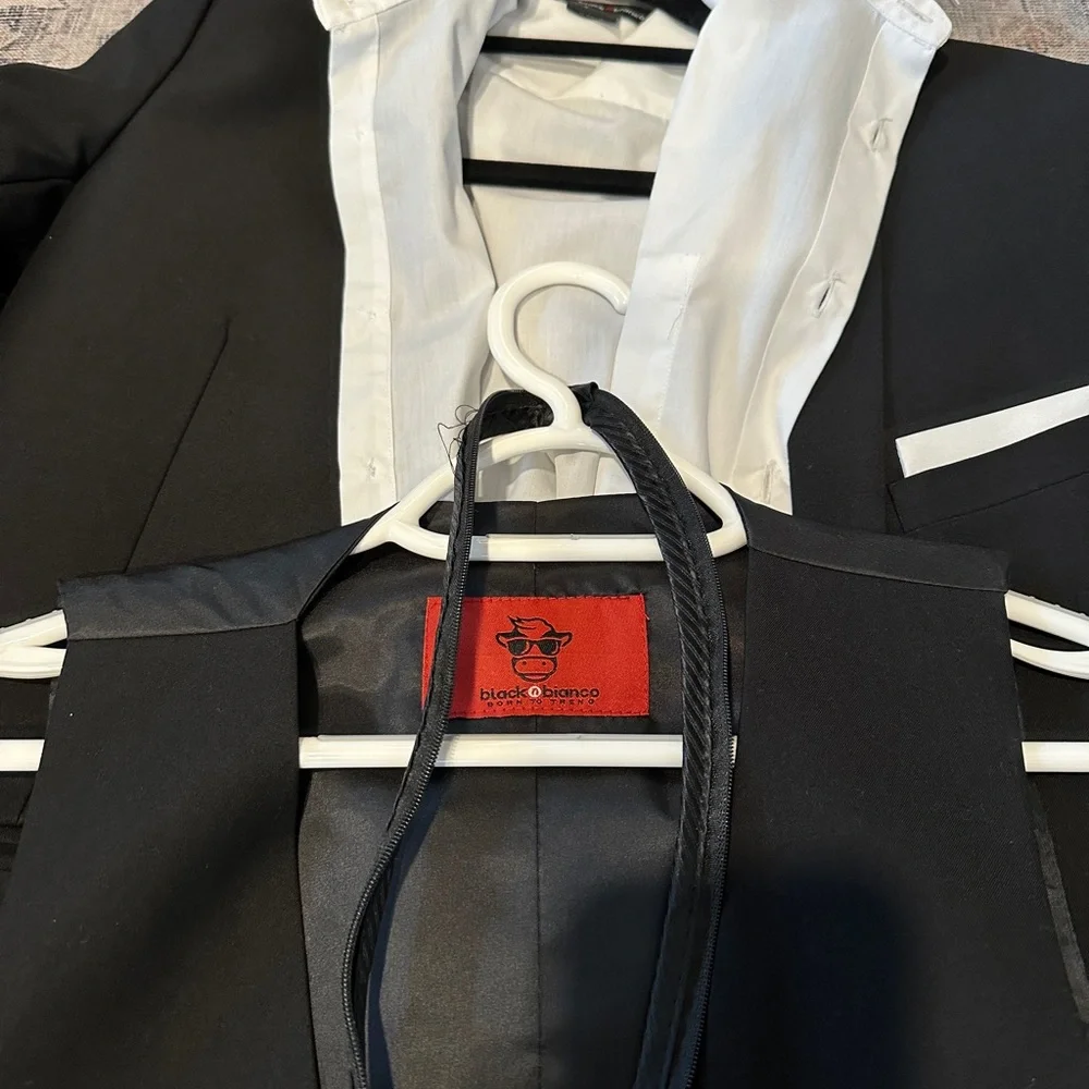 Boys black Bianco size 16 suit - Picture 2 of 4